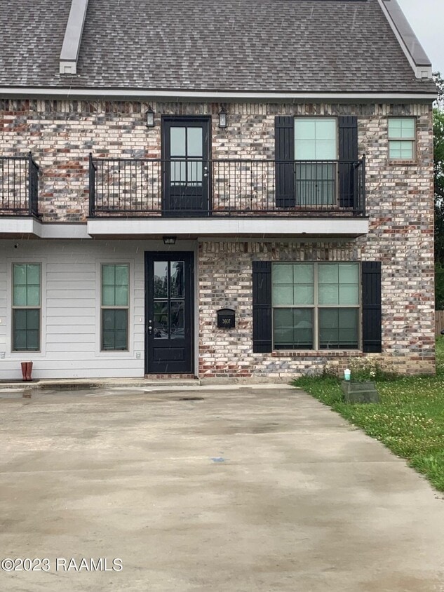 3607 Croyant Ct, Lake Charles, LA 70605 Townhouse for Rent in Lake