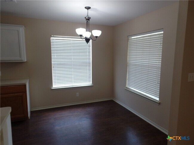 Foto del edificio - 102 Clydesdale Ln