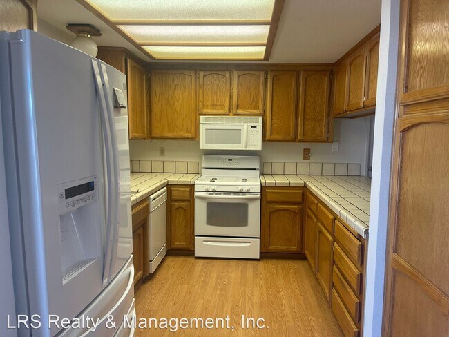 Foto del edificio - 3 br, 2 bath House - 9143 Evelyn Ave.