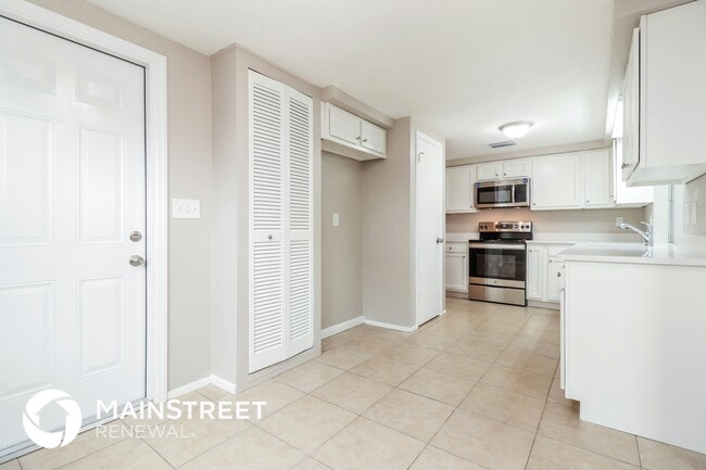 Building Photo - 3205 Moog Rd