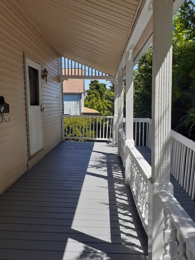 Building Photo - 326 Bellevue St