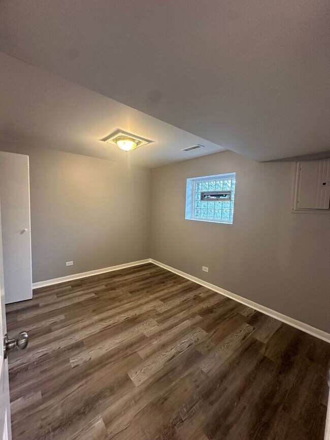 Foto del edificio - 923 W 187th St