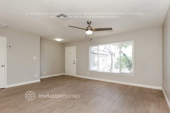 Foto del edificio - 11012 N 47th Ave