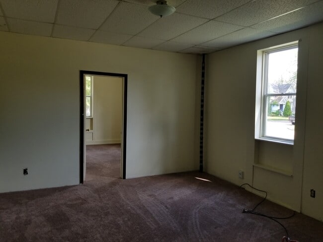 Building Photo - 220 Linn Street