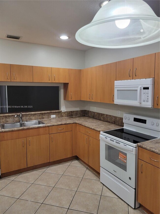 Foto del edificio - 2573 SW 82nd Ave