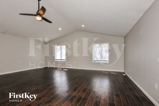 Foto del edificio - 1218 Brookstone Terrace