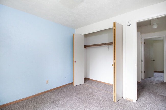 Building Photo - 850 Shenandoah Dr