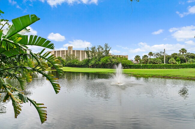 Foto del edificio - 2604 Fairway Dr N