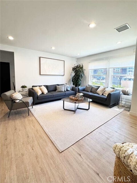 Primary Photo - 2141 Fox Hills Dr
