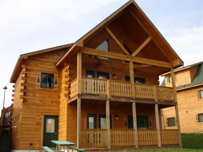 Foto del edificio - 321 Hilltop Ct