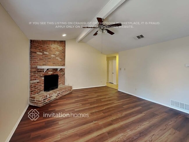 Foto del edificio - 1229 N Creek Dr