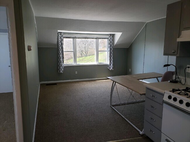 Building Photo - 31 Joes Hill Rd