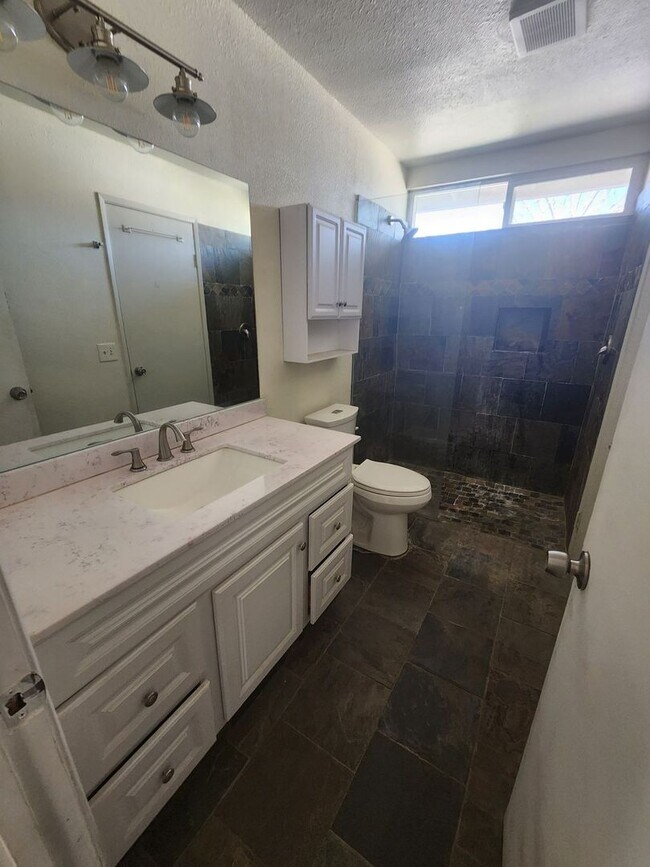 Foto del edificio - 2 Bedroom Home in Downtown 29 Palms