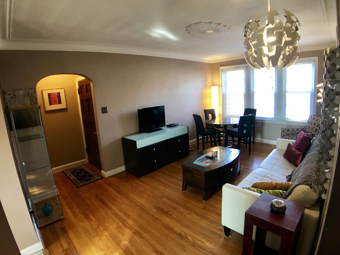 8052 Davis Dr, Clayton, MO 63105 Condo for Rent in Clayton, MO