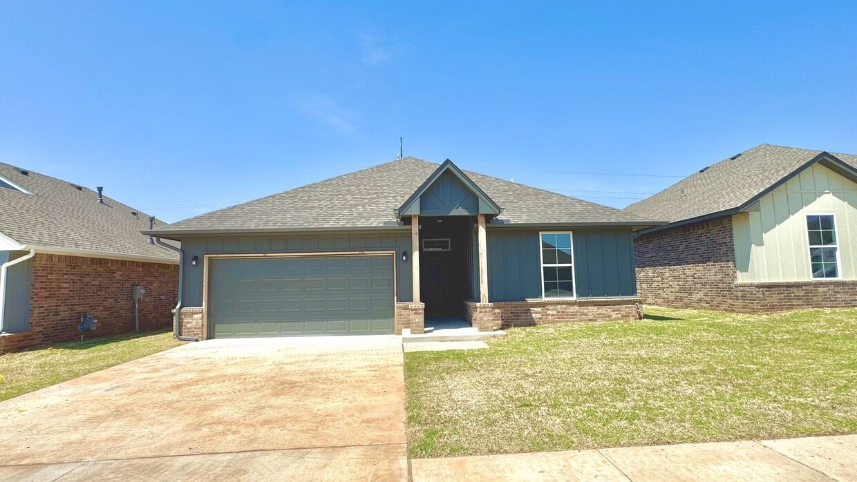 Primary Photo - Stunning 3 Bedroom, 2 Bathroom Home in Cou...