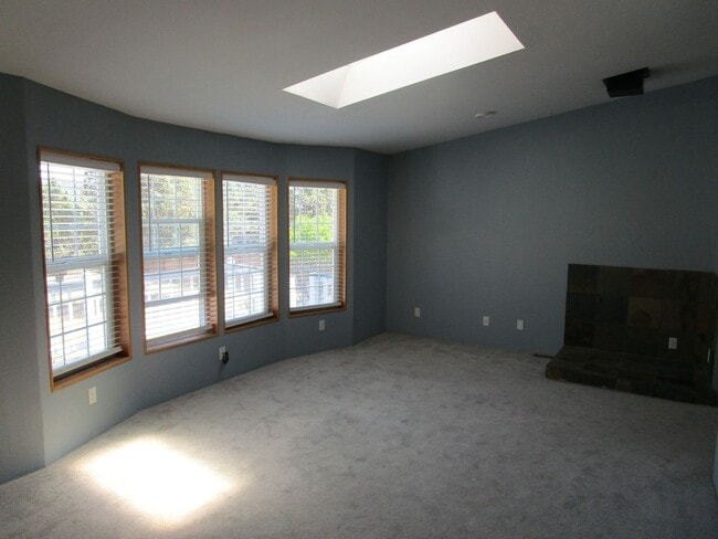 Building Photo - 15142 Loafer Ave