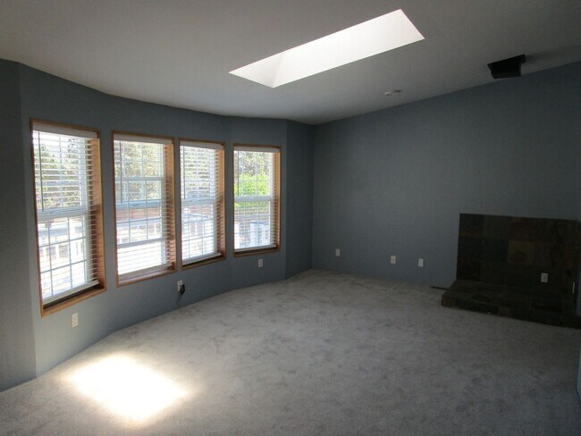 Foto del edificio - 15142 Loafer Ave