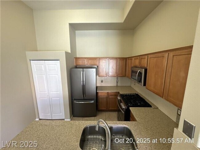 Foto del edificio - MISSION RIDGE SECOND-FLOOR CONDO!!