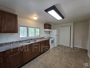 Building Photo - 24 Deer Run Dr