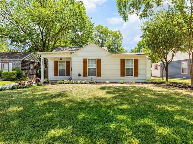 Building Photo - 3825 Englewood Ln