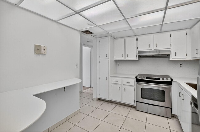 Foto del edificio - 704 SE 2nd Ave