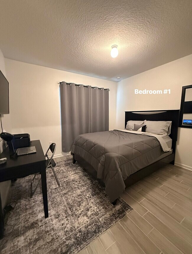 Photo - 1495 Lexington Square SW House