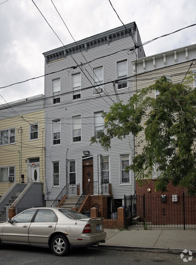 223 Halladay St, Jersey City, NJ 07304 Apartments in Jersey City, NJ