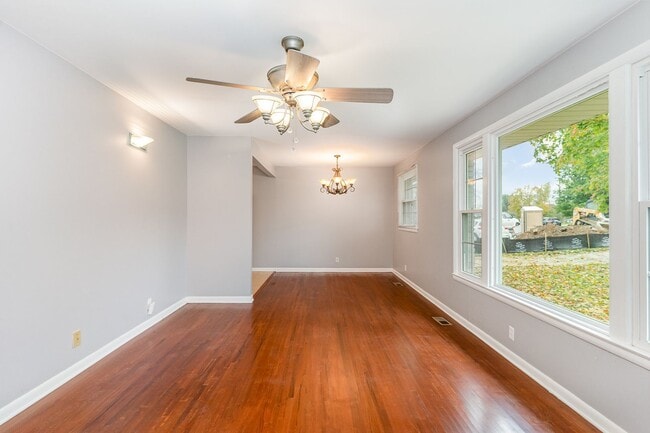 Photo - Classic Mid-Century Ranch Charlotte Park Available! House