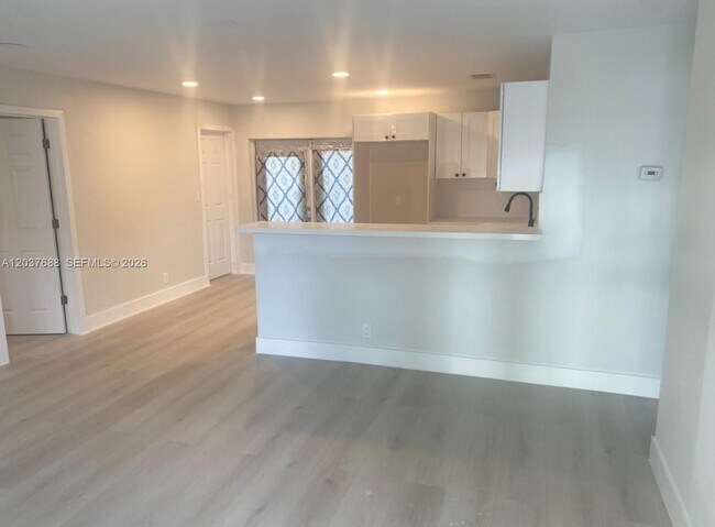 Foto del edificio - 1700 SW 69th Terrace