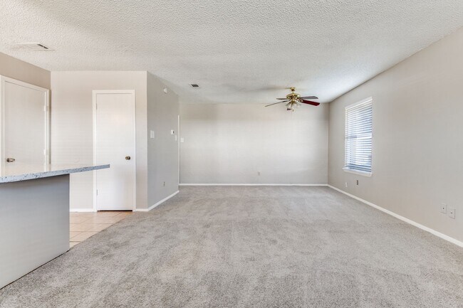 Building Photo - Charming 2-Bedroom Townhome in North Irving with Spacious 2-Car Garage