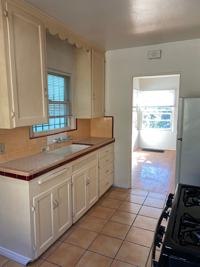 Building Photo - 2566 1/2 B Street