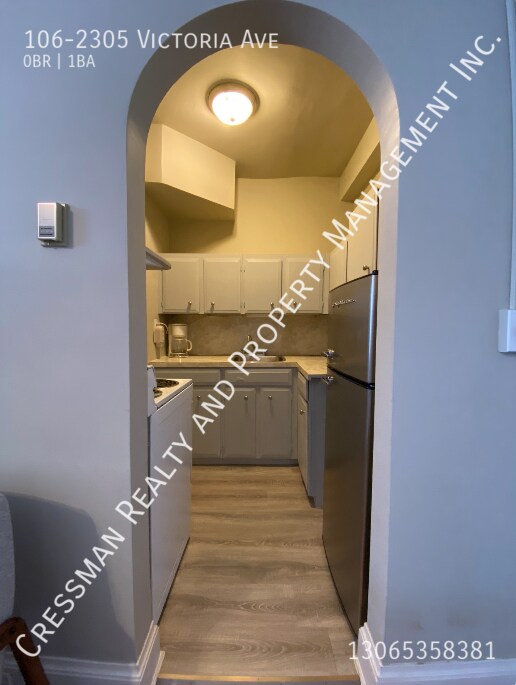 Photo du bâtiment - Downtown Furnished Studio Apartment, 1 Bath. The Balfour Building