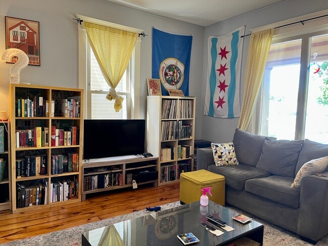 Living Room - 2732 N Fratney St