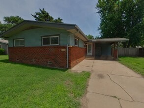 Building Photo - 2520 N Perry Ave