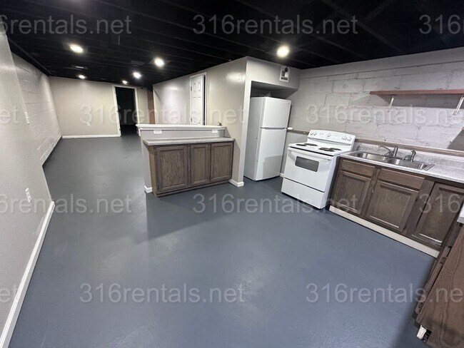 Foto del edificio - $875 - 3 bed 1 bath - Beautiful apartment ...