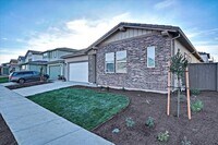 FULLY FURNISHED - ALMOST NEW 4 BED, 2.5 BATHS, 2 CAR GARAGE, 1 STORY IN NORTH LAKE COMMUNITY, NOR...