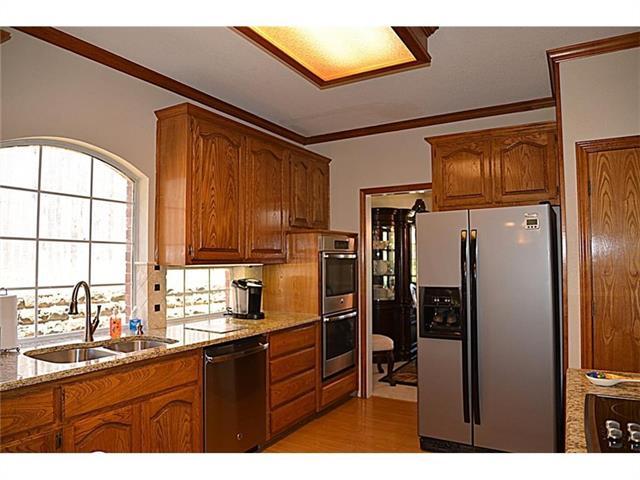 Building Photo - 850 Kingwood Ct