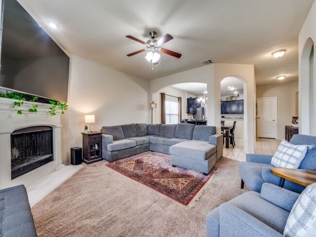 Foto del edificio - 8920 Deadwood Ln