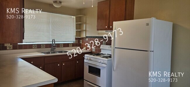 Foto del edificio - 4866 E 2nd St