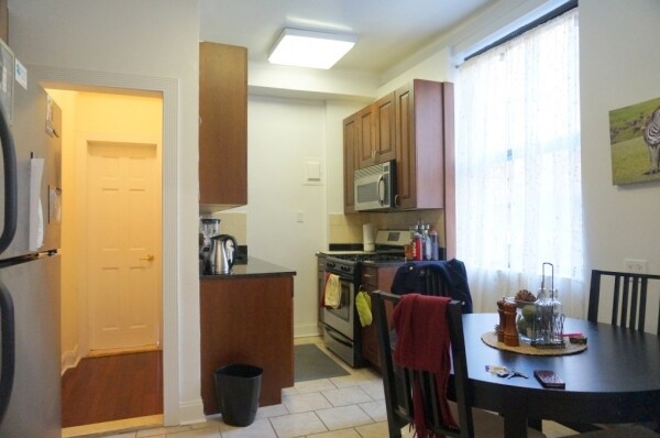 Foto del edificio - 265 W 81st St