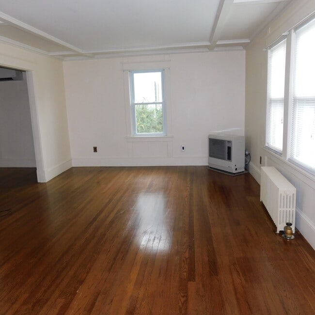Building Photo - 27 Johnson Heights