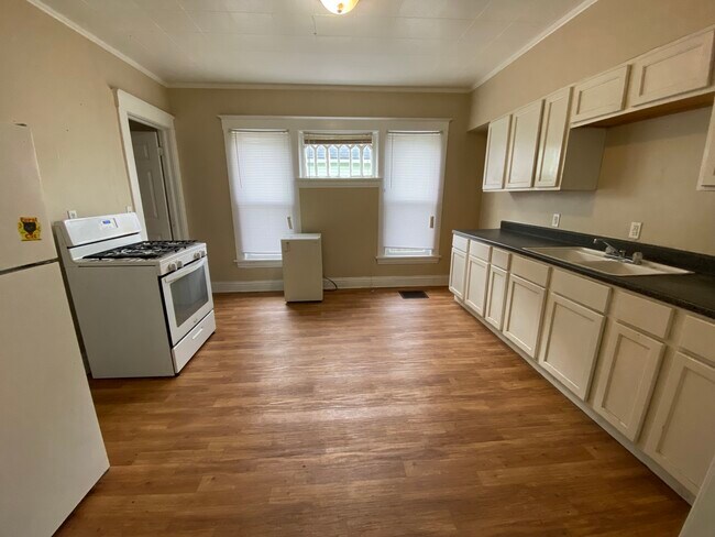 Foto del edificio - 115 S Cedar St