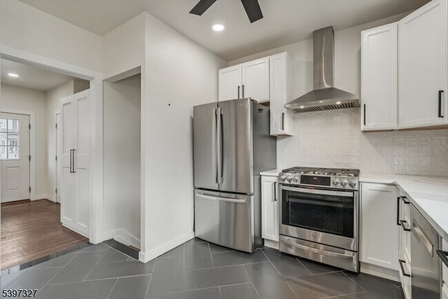 Foto del edificio - 45 Clark Ave