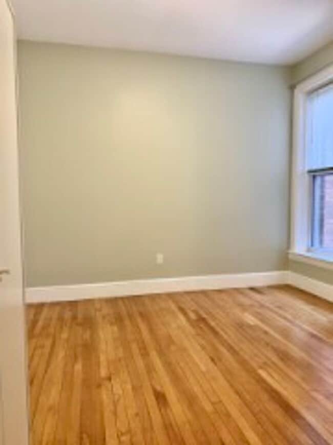 Building Photo - Renovated Brookline / Washington Square 2 Bed on Winthrop Rd for September 1st.  NO FEE