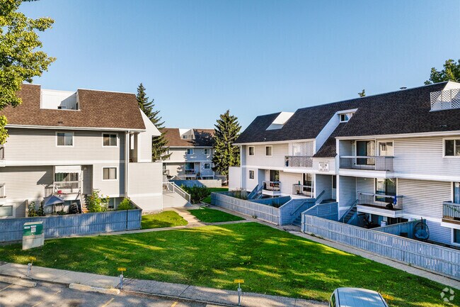 Photo du bâtiment - Deerwood Place