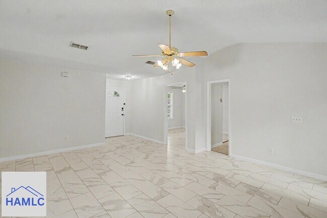 Building Photo - 340 McCumber Dr