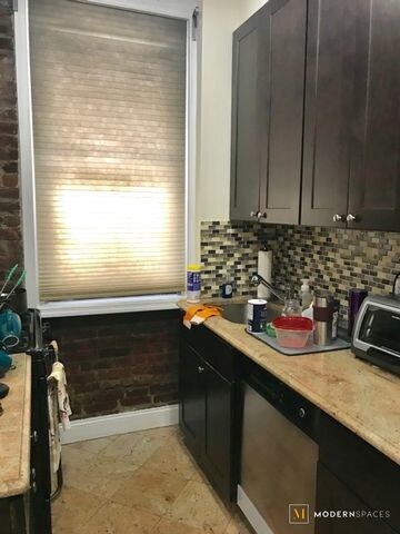 Primary Photo - 3304 Ditmars Blvd