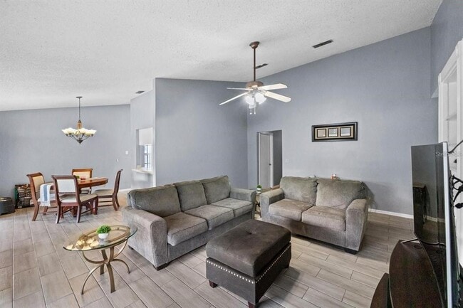 Building Photo - 523 Sweetleaf Dr