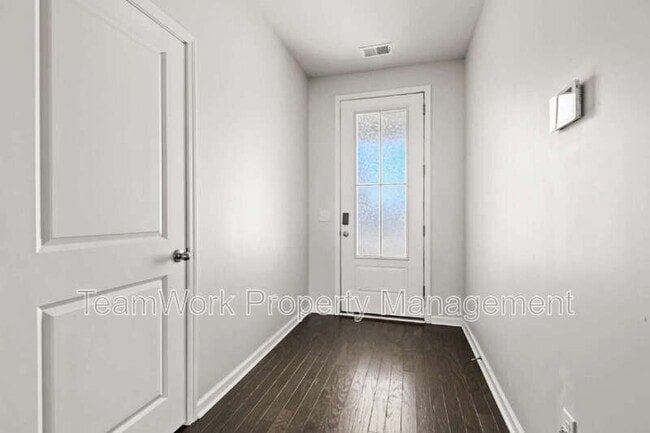 Building Photo - 214 Mercator Dr