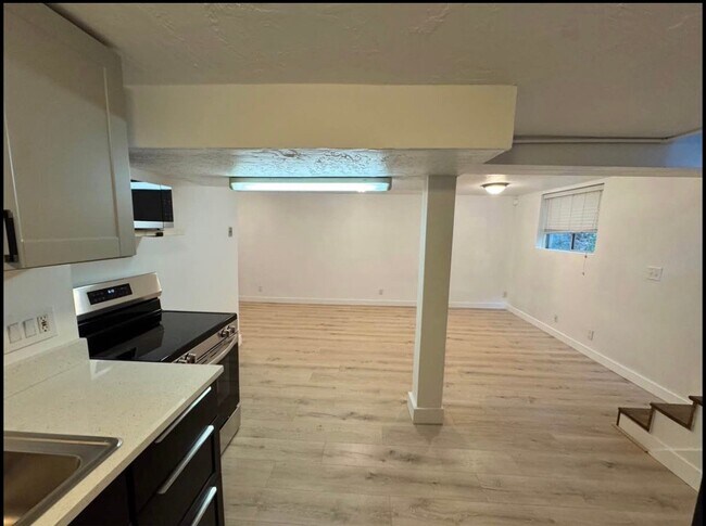 Foto del edificio - 3985 Evelyn Rd